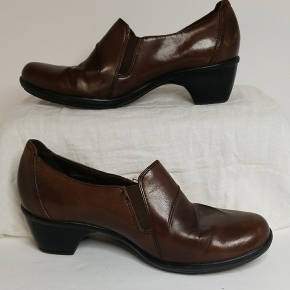 Clarks Shoes - Clarks "Partridge" style loafers size 6 M